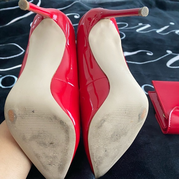 Red Patent Leather Steve Madden Pumps with matching purse - Picture 3 of 4